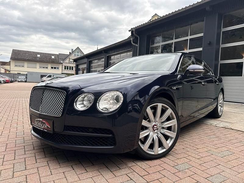 Blau Gebraucht 2015 Bentley Flying Spur Limousine | 57.900 € (Teuer) - Bild 1/4