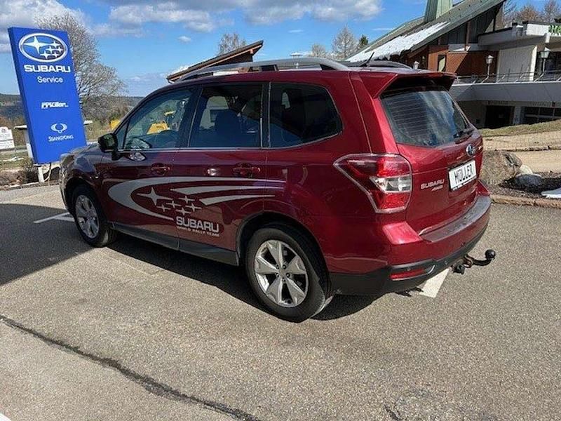 Gebraucht Subaru Forester Comfort 147 PS (108 kW) 2014 Venetian red SUV