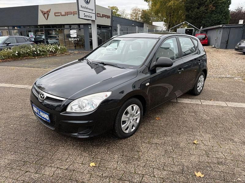 Schwarz Gebraucht 2008 Hyundai i30 Limousine | 3.900 € (Fairer Preis) - Bild 1/4