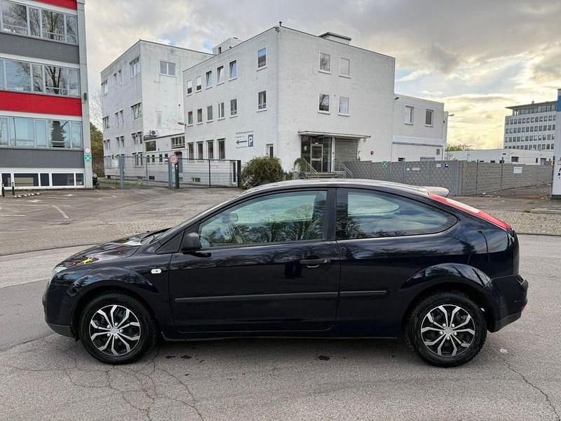 Gebraucht Ford Focus 80 PS (58 kW) 2005 Blau Coupé