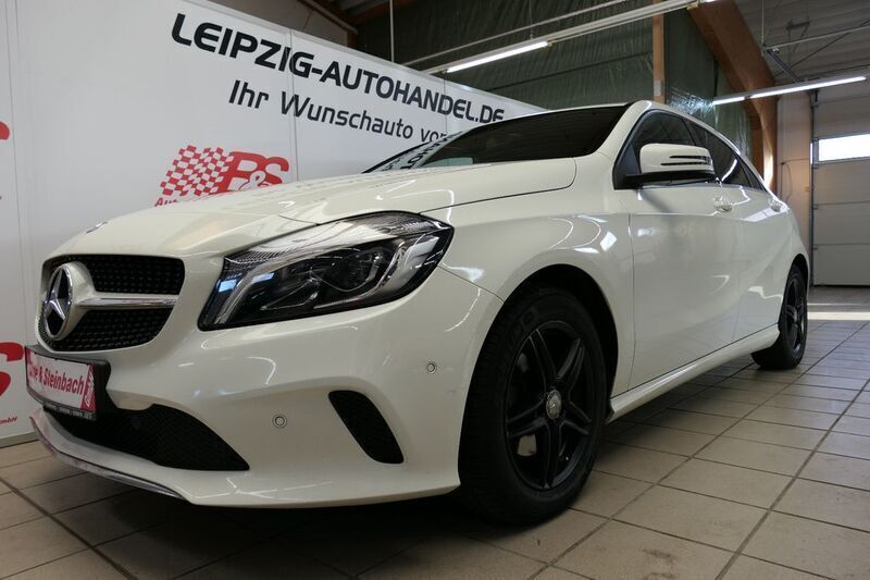 Weiß Gebraucht 2016 Mercedes A180 Kleinwagen | 14.474 € (Fairer Preis) - Bild 1/4