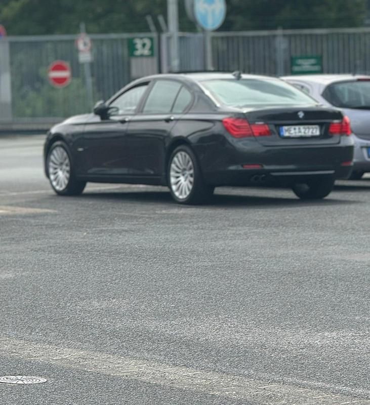 Gebraucht BMW 730 245 PS (180 kW) 2009 Schwarz Limousine