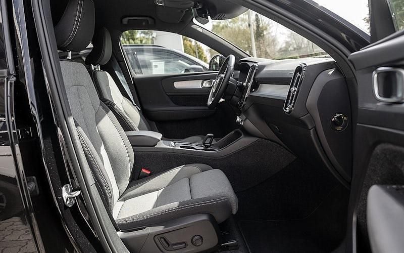 Gebraucht Volvo XC40 Core 129 PS (94 kW) 2023 Schwarz SUV