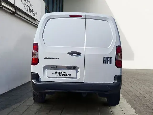 Neu Fiat Doblò 131 PS (96 kW) 2026 Weiß Van / Kleinbus