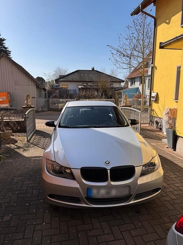 Gebraucht BMW 320 150 PS (110 kW) 2005 Silber Limousine