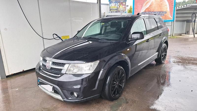 Gebraucht Fiat Freemont 170 PS (125 kW) 2011 Schwarz SUV