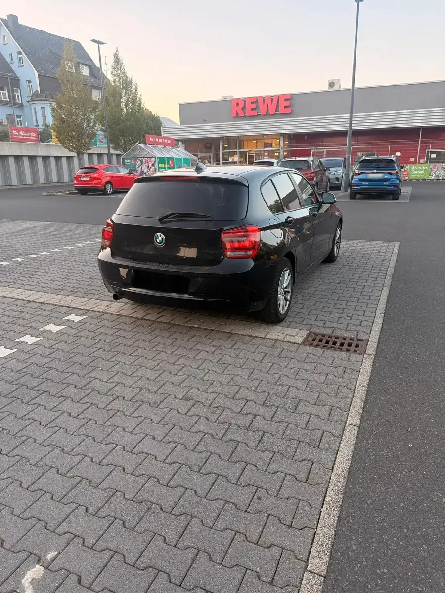 Gebraucht BMW 118 143 PS (105 kW) 2012 Schwarz Kleinwagen