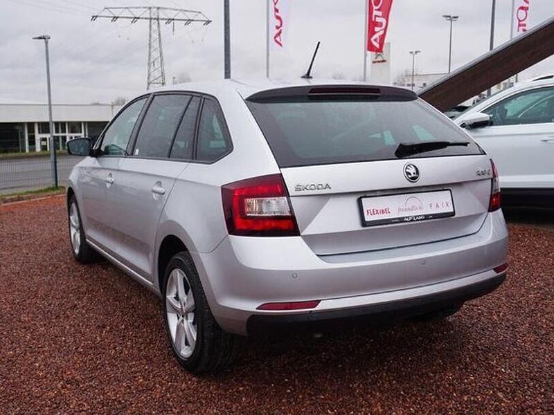 Gebraucht Skoda Rapid 110 PS (80 kW) 2018 Silber Kleinwagen