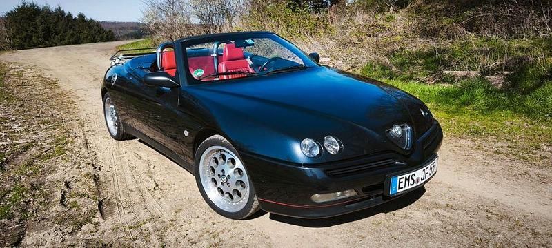 Second-hand Alfa Romeo Spider Lusso 150 CP (110 kW) 1997 Negru Cabrio