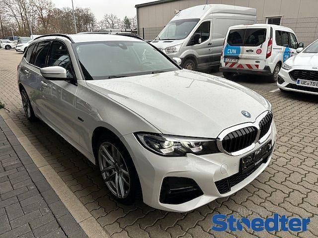 Second-hand BMW 330e Performance 252 CP (185 kW) 2022 Alb Break