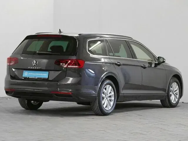 Gebraucht VW Passat Business 150 PS (110 kW) 2024 Grau Kombi