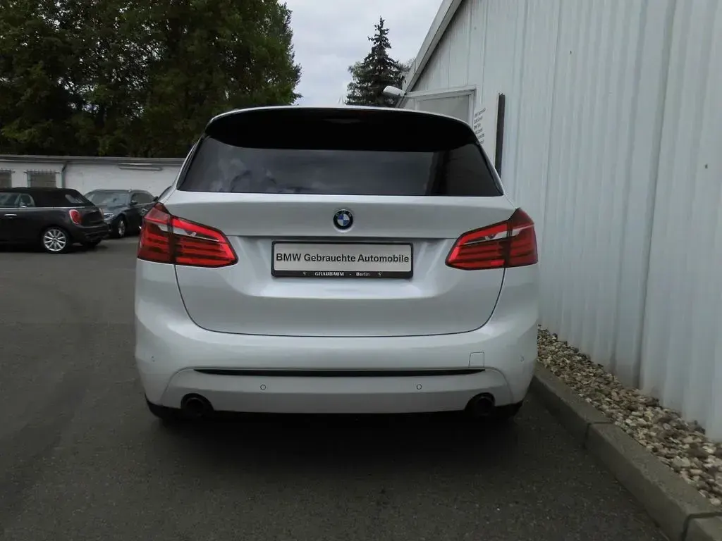 Gebraucht BMW 220 Sport Line 192 PS (141 kW) 2017 Weiß Van / Kleinbus