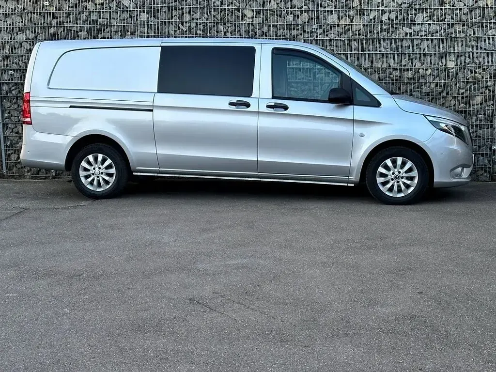 Gebraucht Mercedes Vito 163 PS (119 kW) 2021 Silber Van