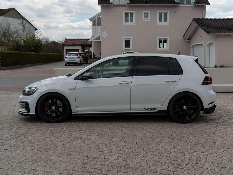 Second-hand VW Golf VII GTI 290 CP (213 kW) 2019 Alb Berlinǎ
