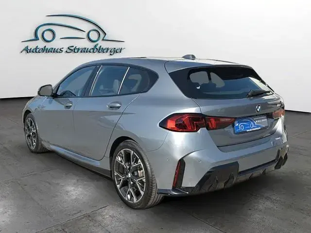 Gebraucht BMW 120 M Sport 170 PS (125 kW) 2025 Skyscraper grau Kleinwagen