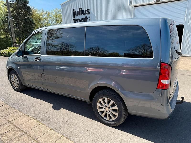 Second-hand Mercedes Vito 163 CP (119 kW) 2017 Gri Van