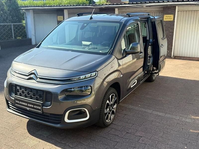 Grau Gebraucht 2020 Citroën Berlingo Shine Van / Kleinbus | 15.500 € (Superpreis) - Bild 1/4
