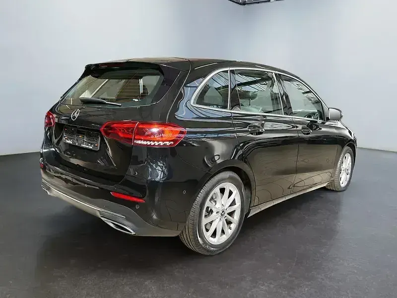 Gebraucht Mercedes B200 Progressive 163 PS (119 kW) 2019 Schwarz Kleinwagen