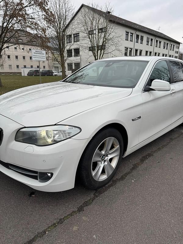 Gebraucht BMW 520 184 PS (135 kW) 2013 Weiß Kombi