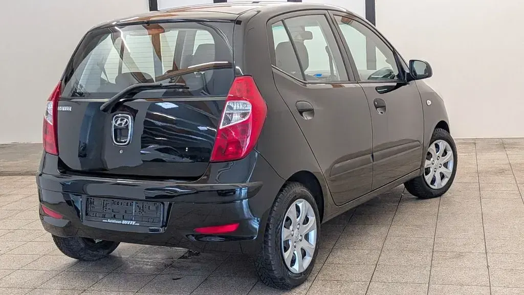 Gebraucht Hyundai i10 69 PS (50 kW) 2011 Schwarz Kleinwagen