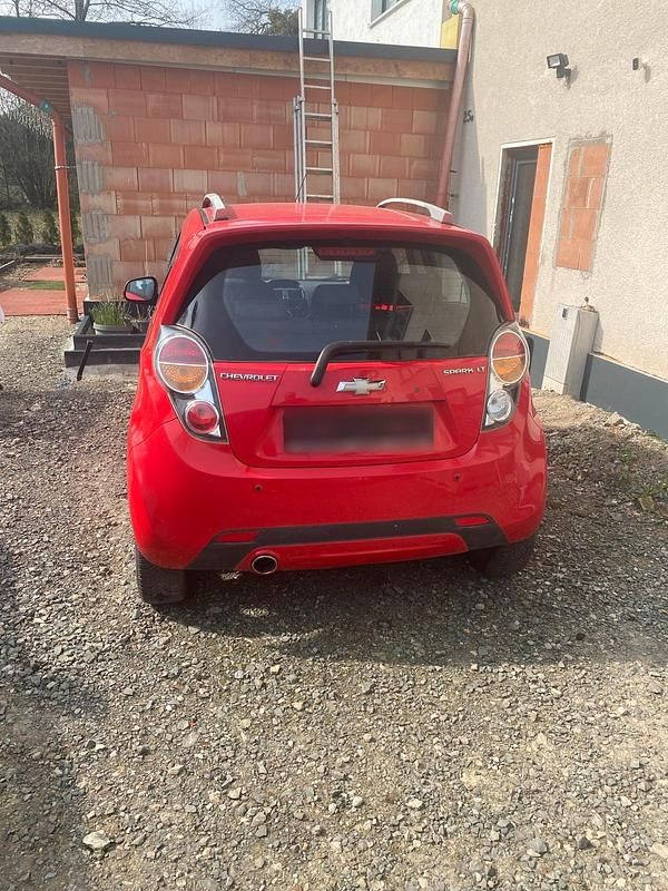 Gebraucht Chevrolet Spark 81 PS (59 kW) 2010 Rot Kleinwagen