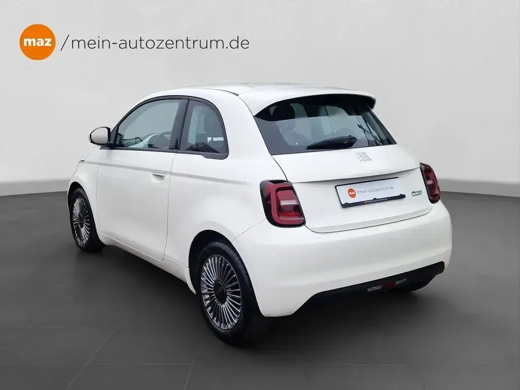 Gebraucht Fiat 500e 86 kW (118 PS) 2023 Colore esterno (arktis weiß) Kleinwagen