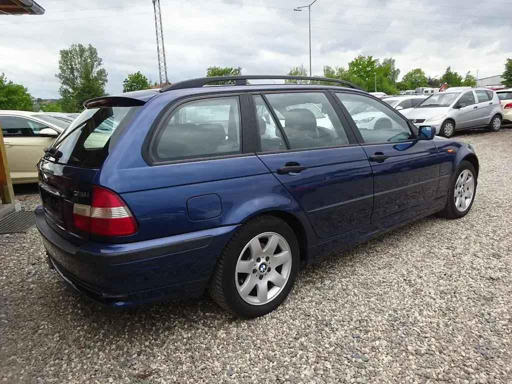 Gebraucht BMW 318 143 PS (105 kW) 2003 Blau Kombi