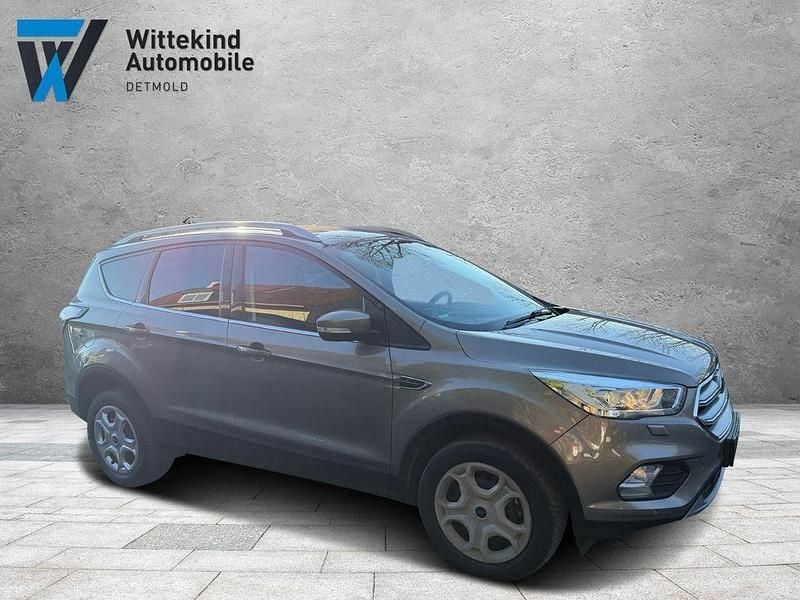 Silber Gebraucht 2019 Ford Kuga Trend SUV | 13.999 € (Superpreis) - Bild 1/4