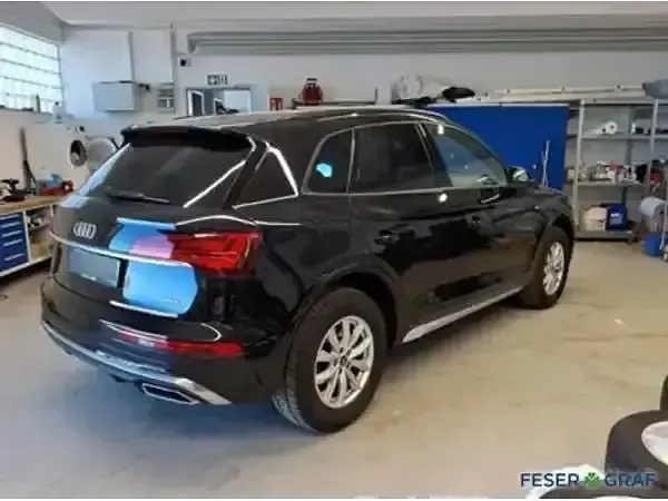 Gebraucht Audi Q5 Business 204 PS (150 kW) 2023 Mythosschwarz metallic SUV