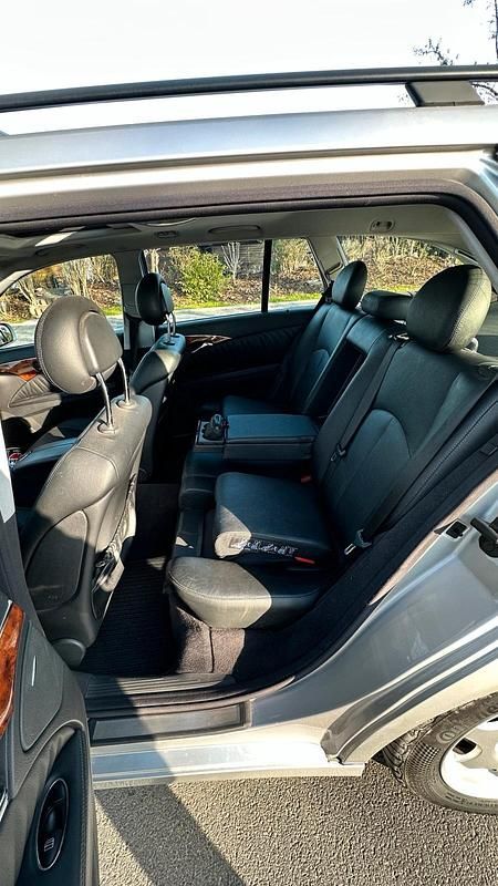 Gebraucht Mercedes E240 Elegance 177 PS (130 kW) 2005 Silber Kombi