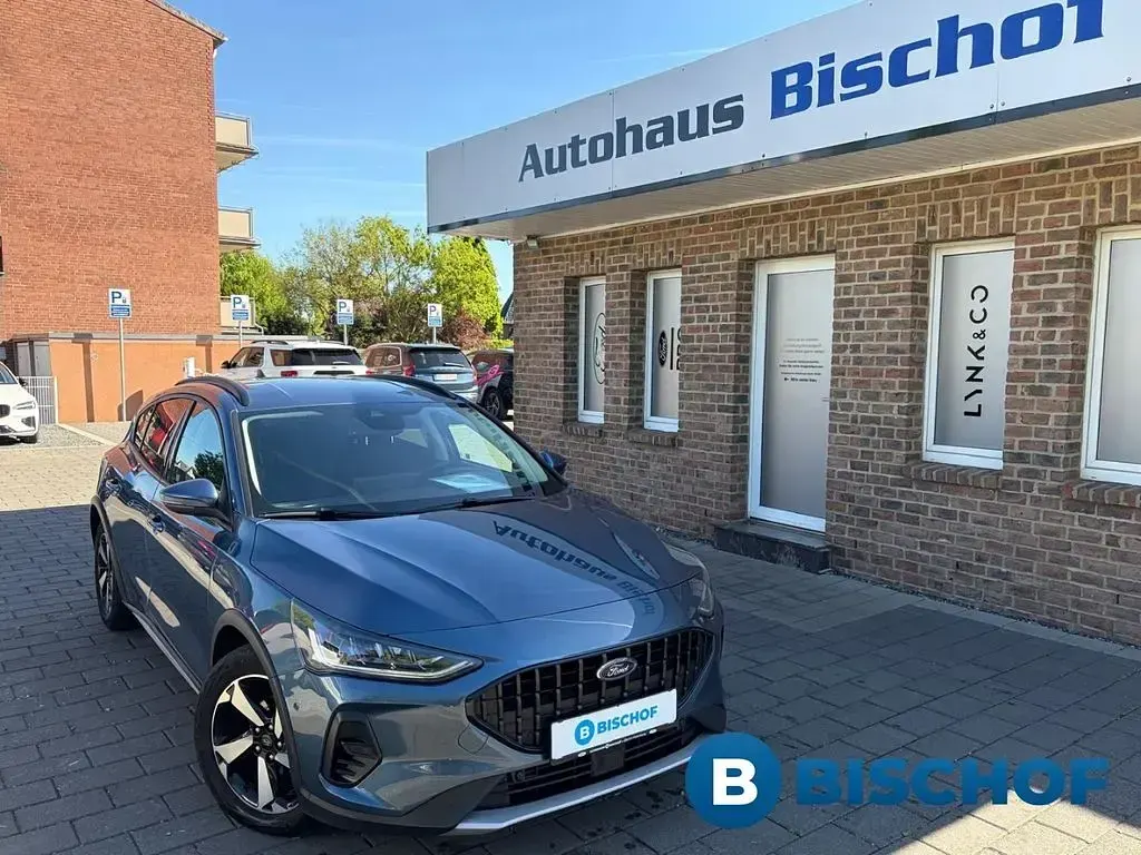 Używany Ford Focus Active 155 KM (114 kW) 2024 Niebieski Sedan/Limuzyna