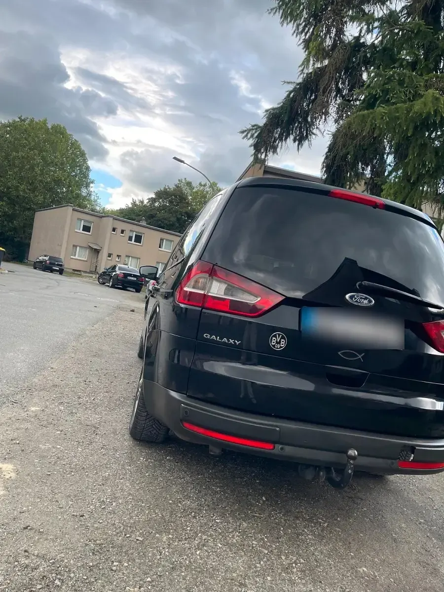 Gebraucht Ford Galaxy 140 PS (102 kW) 2009 Schwarz Van / Kleinbus