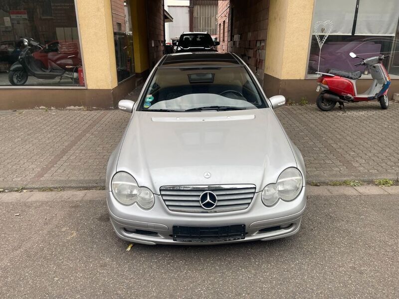 Silber Gebraucht 2001 Mercedes C200 Elegance Limousine | 1.800 € (Guter Preis) - Bild 1/4
