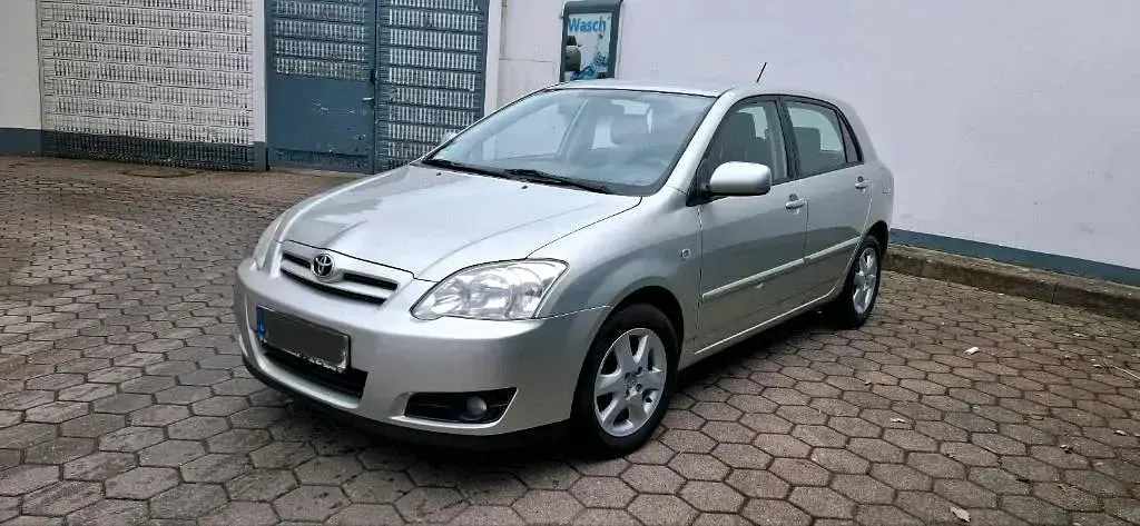 Gebraucht Toyota Corolla 96 PS (70 kW) 2006 Silber Limousine