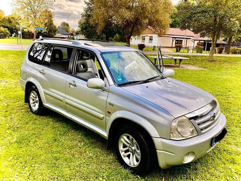 Silber Gebraucht 2005 Suzuki Grand Vitara SUV | 5.700 € - Bild 1/4