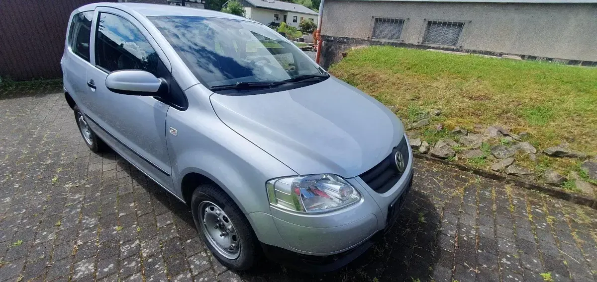 Gebraucht VW Fox 54 PS (39 kW) 2006 Silber Kleinwagen