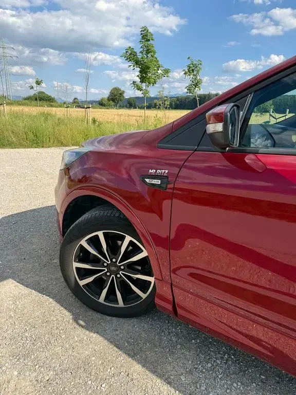 Gebraucht Ford Kuga ST-Line 150 PS (110 kW) 2018 Rot SUV