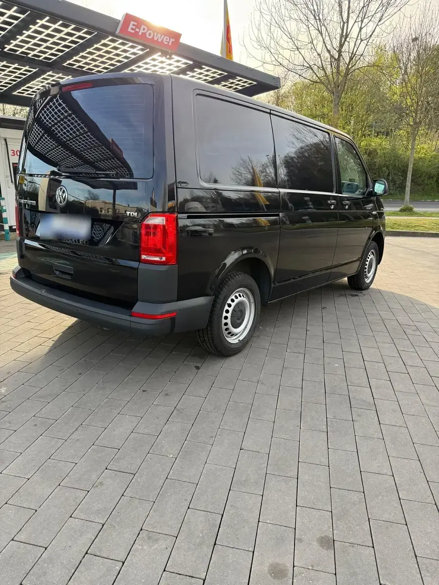 Usata VW Transporter 114 CV (83 kW) 2017 Nero Furgone