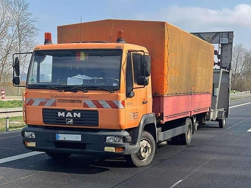 Gebraucht MAN TGE 179 PS (131 kW) 2005 Orange Van