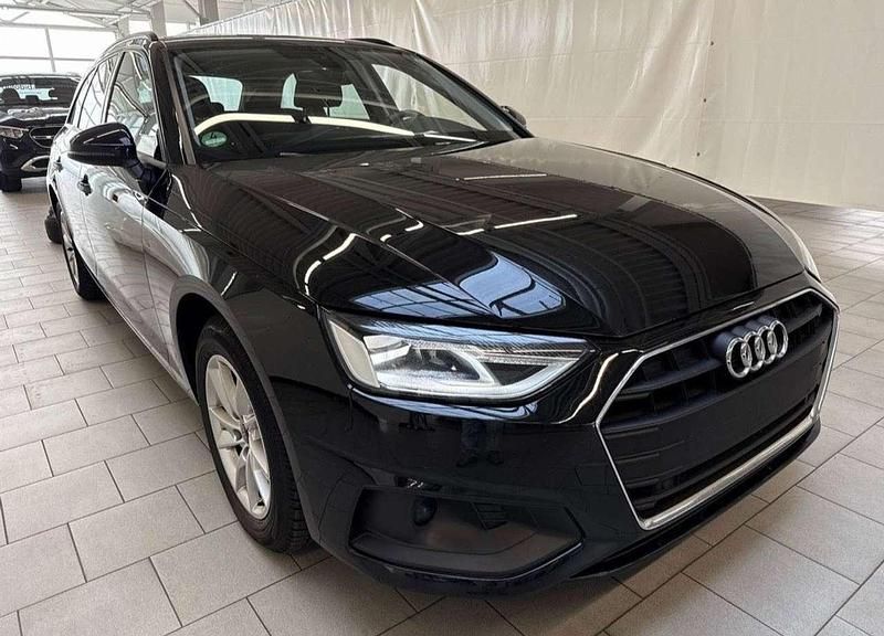Gebraucht Audi A4 163 PS (119 kW) 2023 Brillantschwarz Kombi