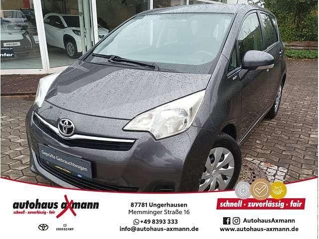 Grau Gebraucht 2012 Toyota Verso-S Life Van / Kleinbus | 7.390 € (Fairer Preis) - Bild 1/4