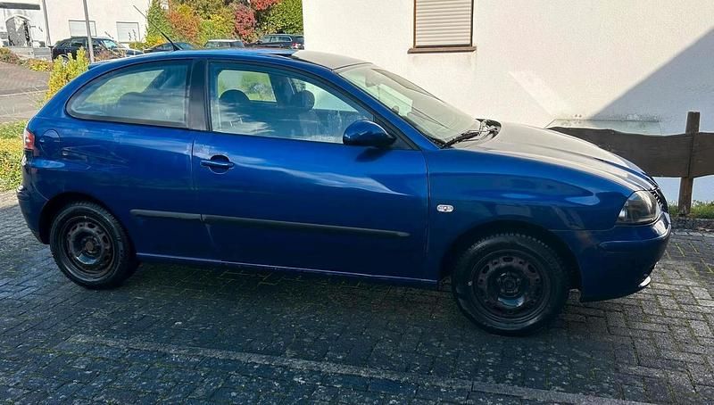 Blau Gebraucht 2005 Seat Ibiza Kleinwagen | 650 € (Superpreis) - Bild 1/4