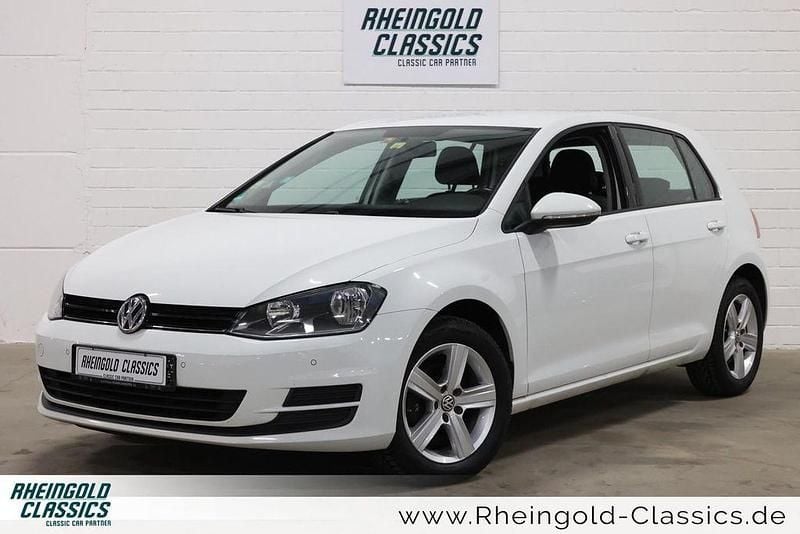 Weiß Gebraucht 2017 VW Golf Limousine | 10.900 € (Superpreis) - Bild 1/3