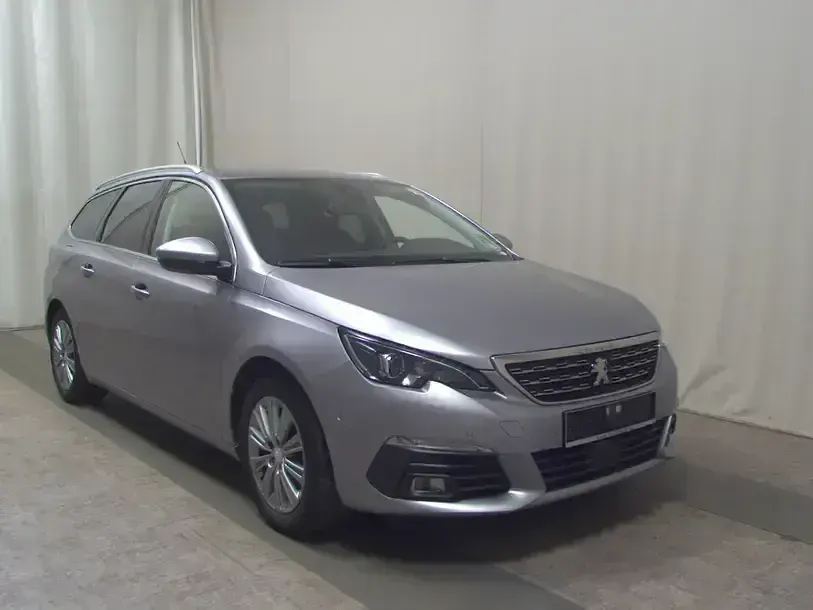 Gebraucht Peugeot 308 Allure 131 PS (96 kW) 2021 Grau Kombi