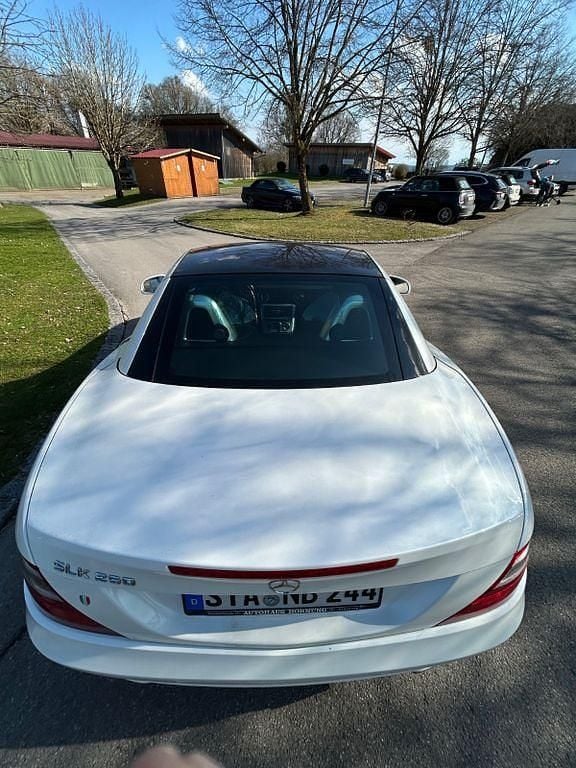 Gebraucht Mercedes SLK250 204 PS (150 kW) 2015 Weiß Cabrio