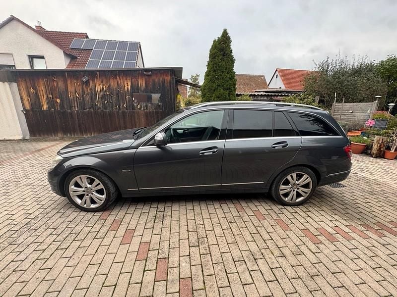Grau Gebraucht 2008 Mercedes C220 Avantgarde Kombi | 4.222 € (Guter Preis) - Bild 1/4