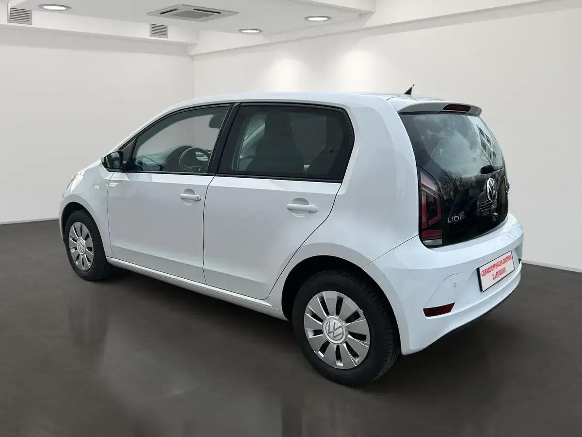 Second-hand VW up! Move 65 CP (47 kW) 2021 Alb Hatchback