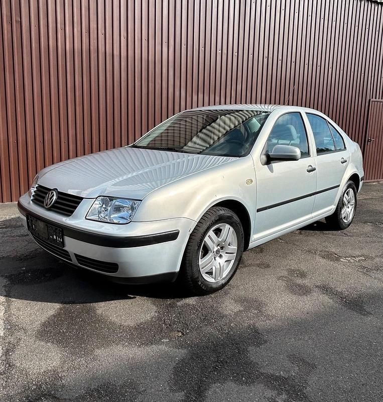 Gebraucht VW Bora 105 PS (77 kW) 1999 Grau Limousine