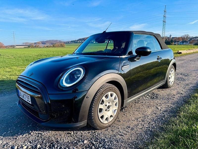 Schwarz Gebraucht 2023 Mini Cooper Classic Kleinwagen | 25.950 € (Etwas zu teuer) - Bild 1/4