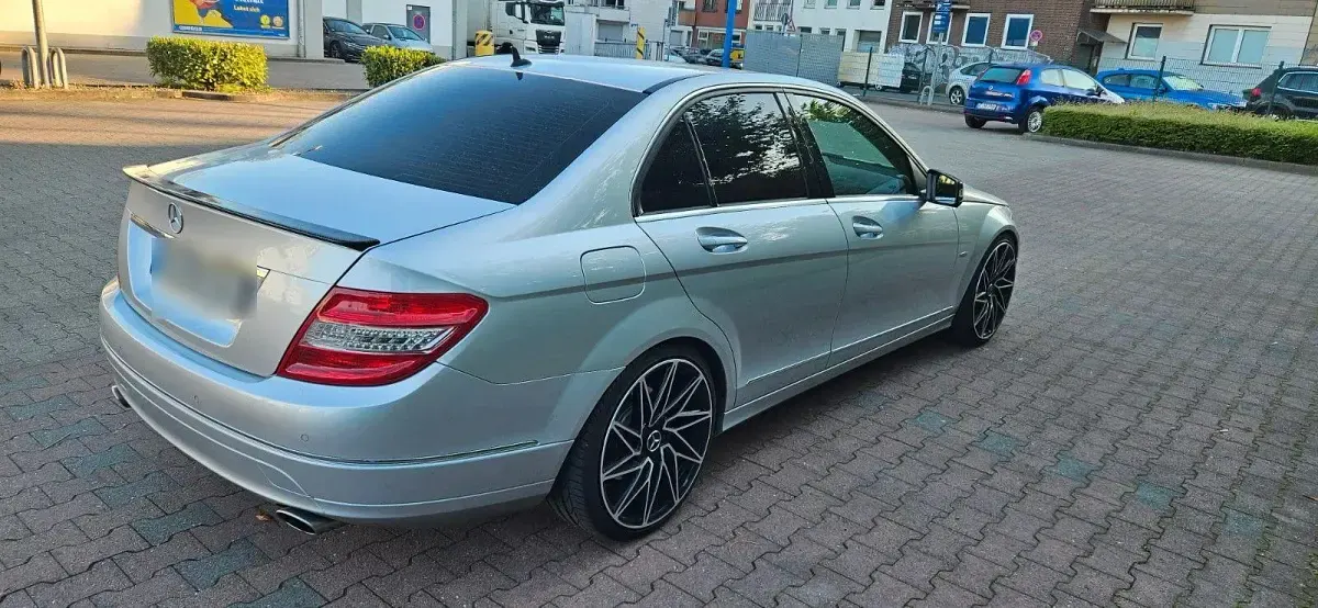 Gebraucht Mercedes C350 Elegance 272 PS (200 kW) 2007 Silber Limousine